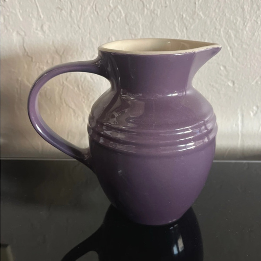 💜Le Creuset brand “Cassis” Purple Ceramic Breakfast 20 oz Drink Pitcher💜